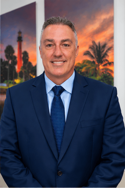 Steven Kuveikis portrait